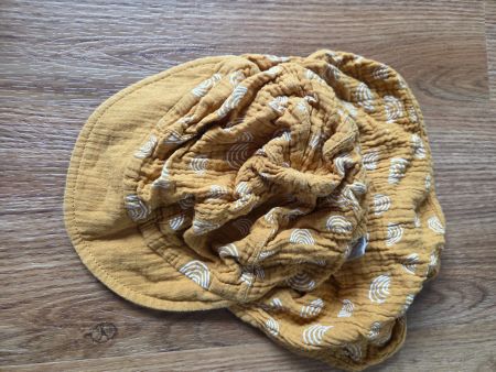 Schirmmütze aus Musselin, gelb, Gr. 54 / 55