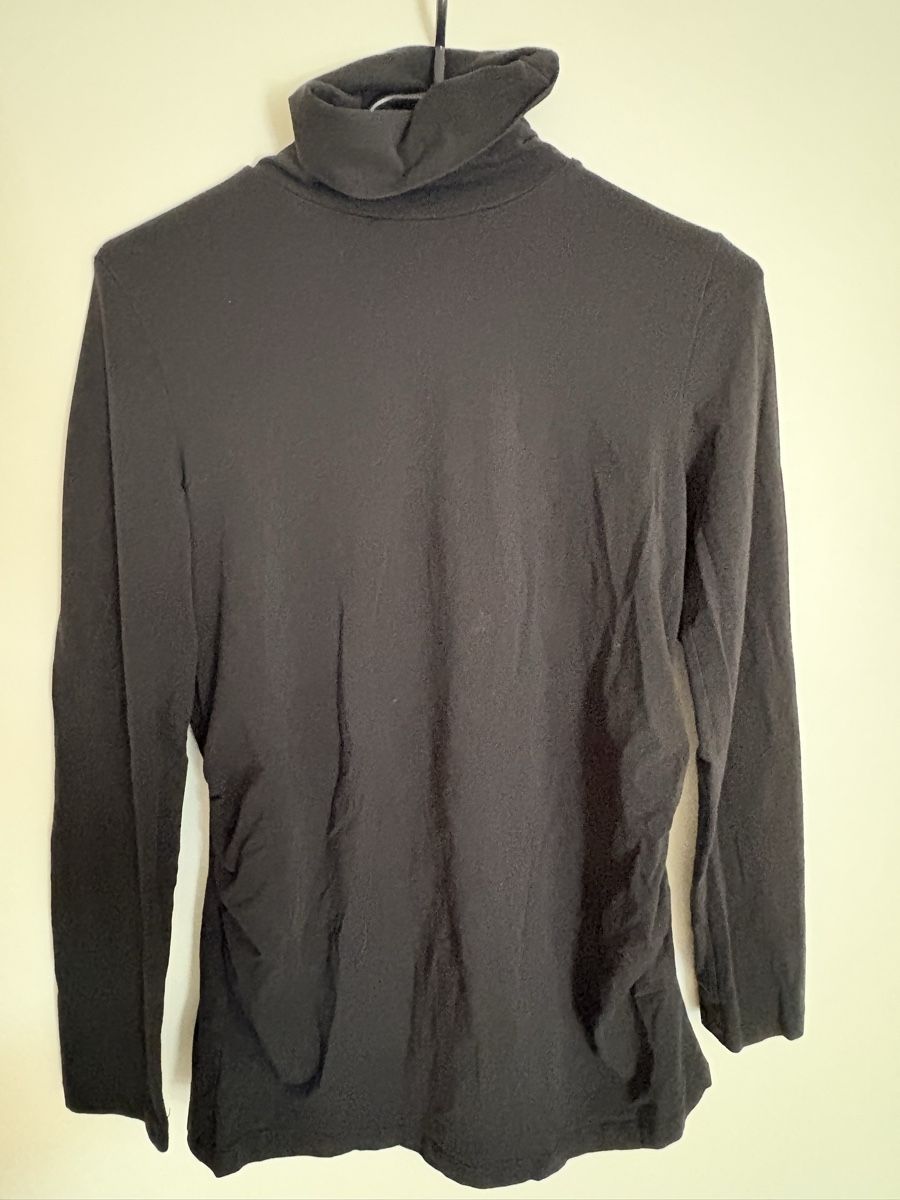T-shirts: Umstands Rollkragenpullover schwarz Grösse M  – D'occasion à Reinach BL par ruby91