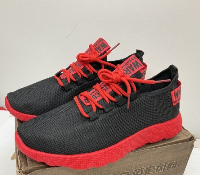 Scarpe da uomo: Neue Sportschuhe Gr. 42 – Nuovo e nell'imballaggio originale da Oftringen venduto da Leleni