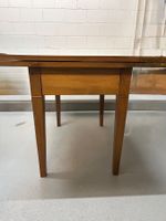 Edler Nussbaum–Biedermeier Tisch – Top Zustand!