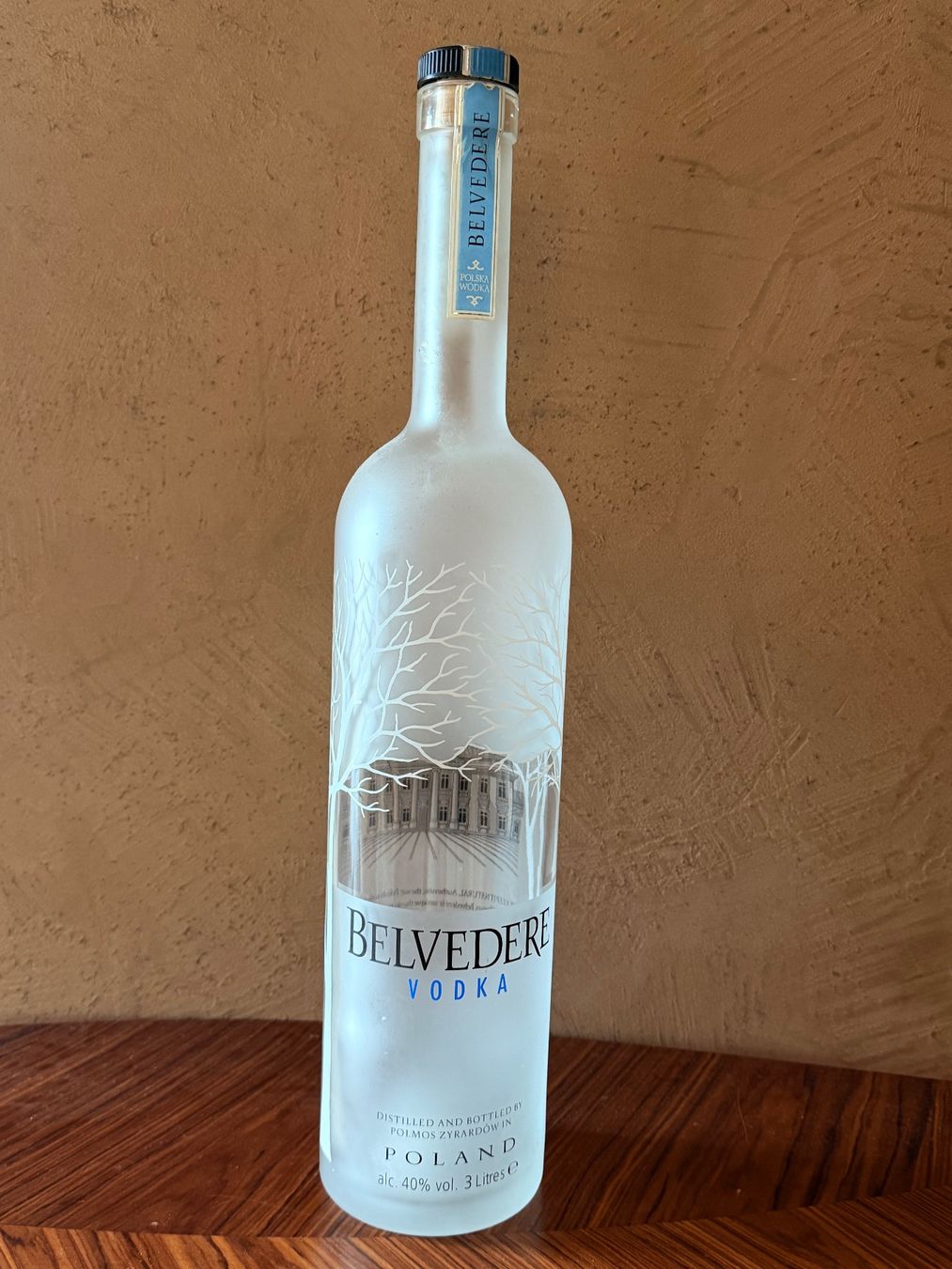 Apparecchiature e tecnologia a gas: Belvedere Vodka Flasche 3 Liter – Usato da Pfungen venduto da Panino7