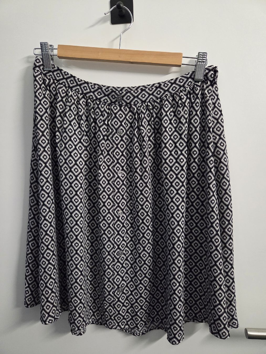 Jupes: Jupes von Loft Gr. 38 – D'occasion à Kriens par ..stx..