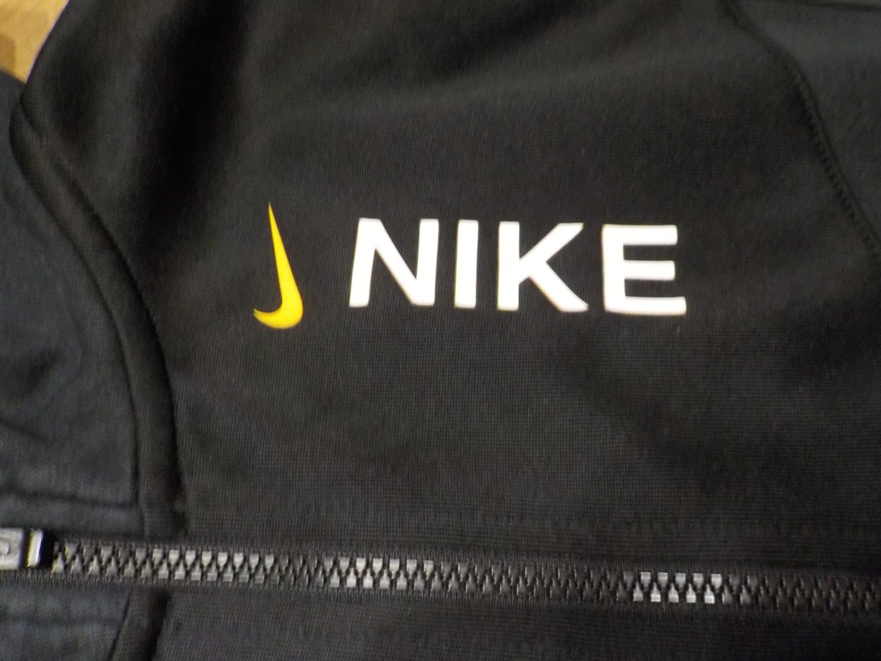 Nike Lotti di vestiti: Kleiderpaket 2teilig Grösse 158-170 – Usato da Zürich venduto da piervier4 2