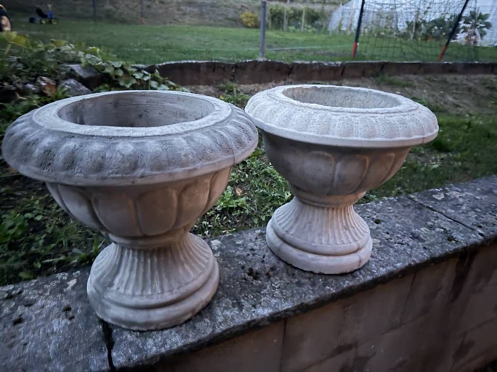 Pots de fleurs: Pots de fleurs en ciment – Neuf avec emballage d'origine à Montricher par nil_8fgf 2
