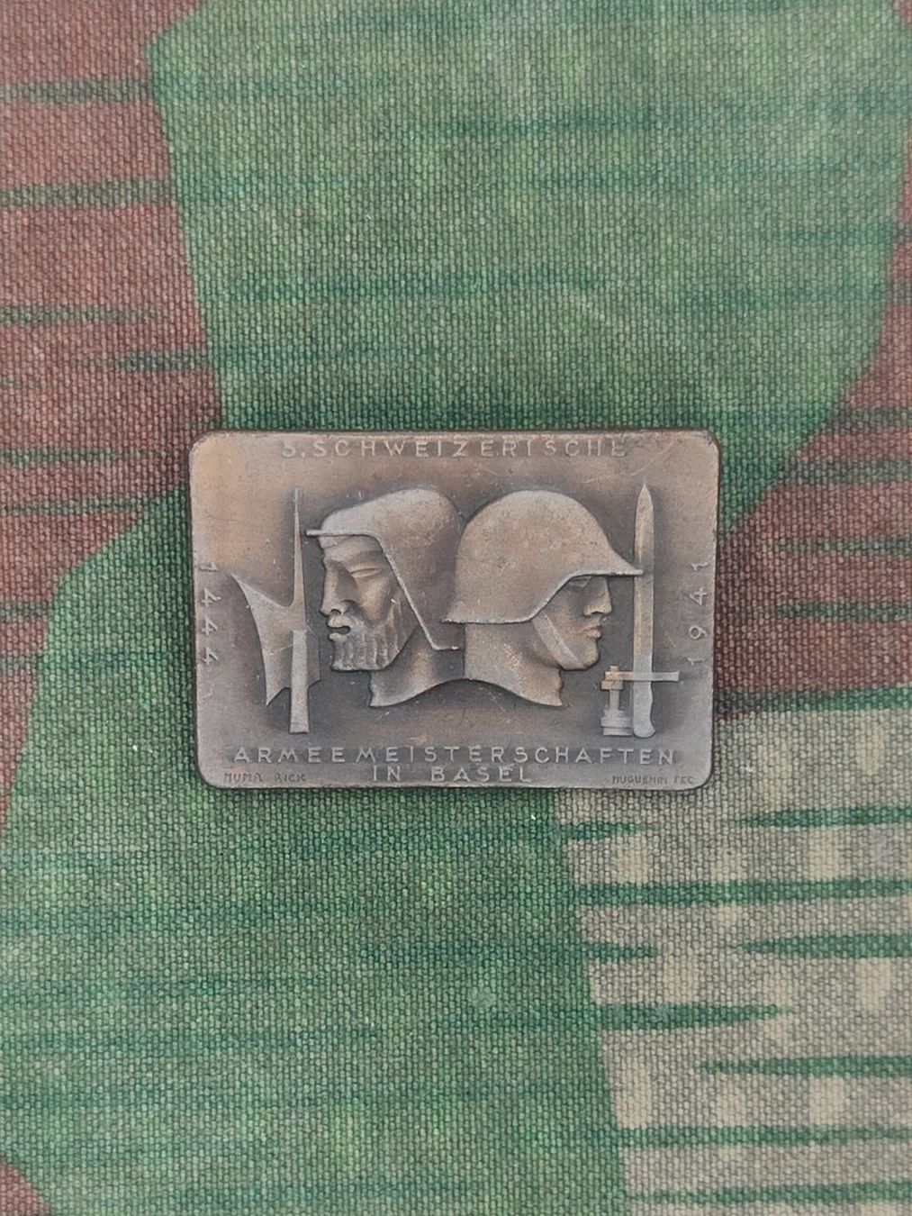 Schweizer Armee Placchette & Badge: Schweizerische Armeemeisterschaften Basel 1941-1944 – Usato da Bauma venduto da SwissMilitaria
