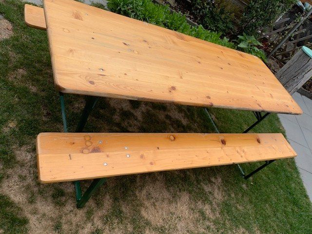 Set de table et chaises: Festbankgarnitur 80cm x 215cm – D'occasion à Emmenbrücke par ipporo