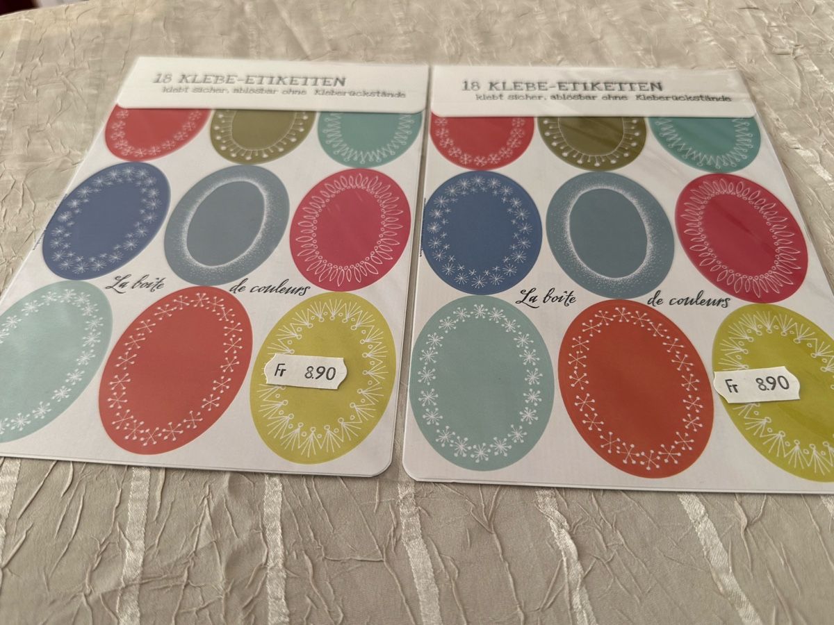 Aufkleber: Klebe-Etiketten – Neu und originalverpackt aus Chur von Jogiber7000 1