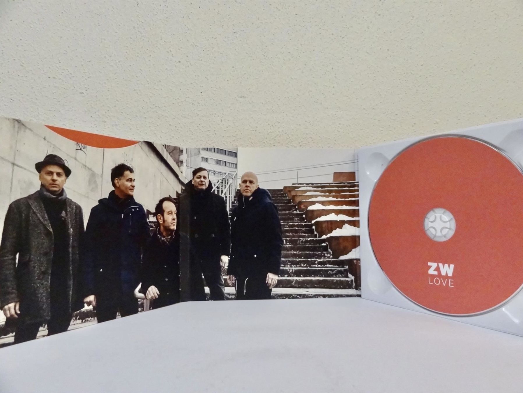 CD: CD ZÜRI WEST / LOVE – Nuovo (secondo la descrizione) da Kerzers venduto da djstarsky73 3