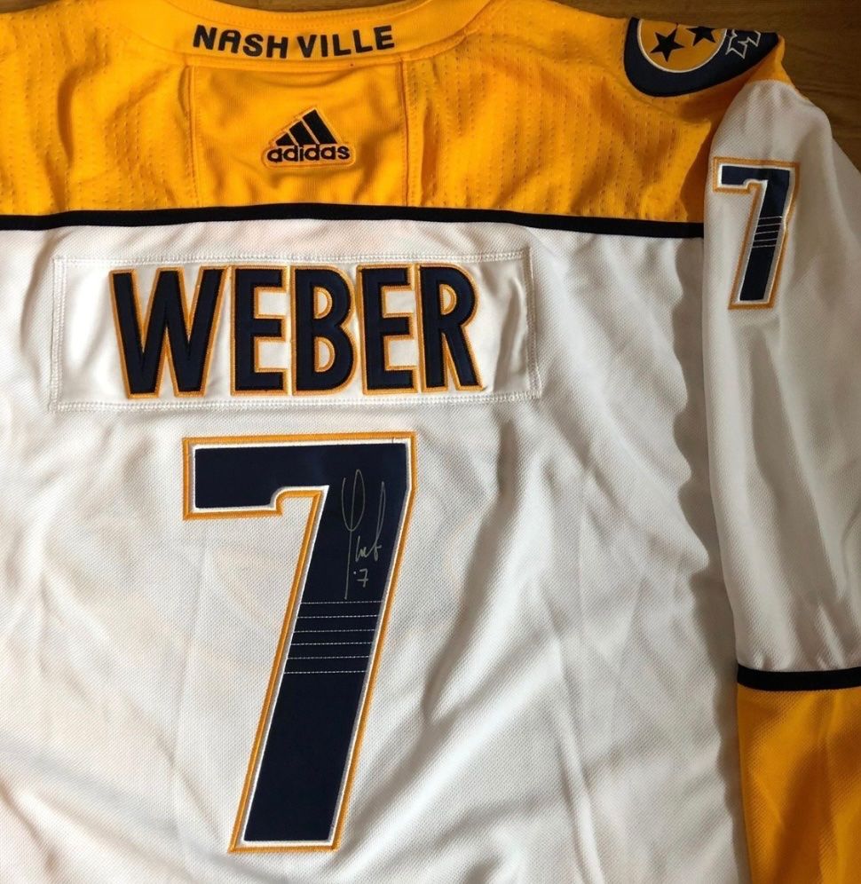 Leibchen & Hosen: NHL-Jersey mit Autogramm - Yannick Weber - Nashville – Neu (gemäss Beschreibung) aus Ostermundigen von Vancouver16 1