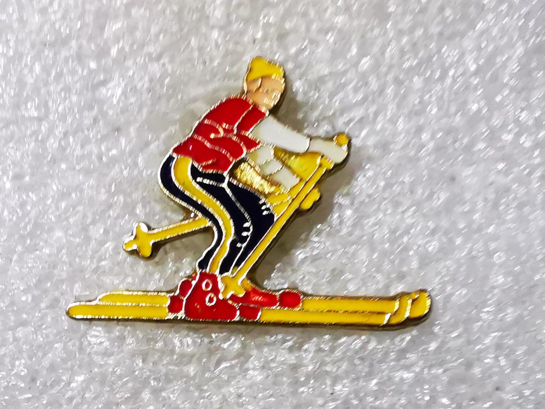 Placchette & Badge: Ansteckpin 78: Skifahrer – Usato da Oppligen venduto da Pin-Fall-Shop