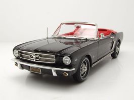 Ford Mustang Convertible 1964 1/2 schwarz    1:18 von Ertl /