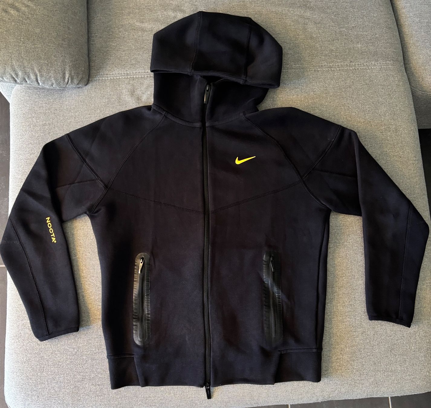 Lots de vêtements: Nocta Nike Tech Tracksuit, Grösse S – D'occasion à Gränichen par OsoLoco