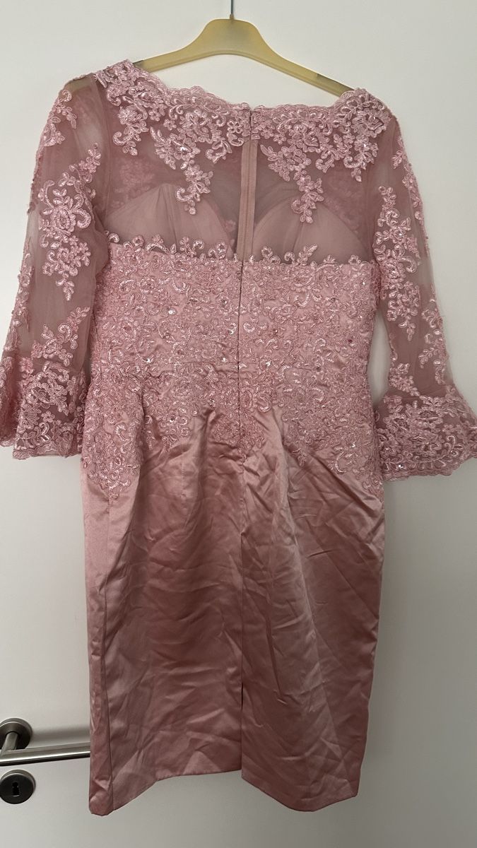 Vestiti: Rosa Kleid mit Spitze – Nuovo (secondo la descrizione) da Romanshorn venduto da tin_k9vg 2