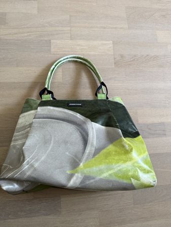 Tasche Freitag grün grau gebraucht aus LKW-Plane