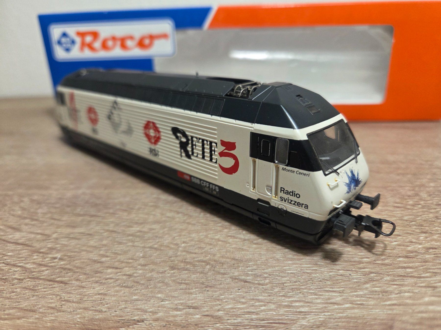 Roco Modellini di ferrovie: Roco 63515 E-Lok Re 460 TSI SBB H0 – Usato da St-Aubin-Sauges venduto da Lo_Go 3