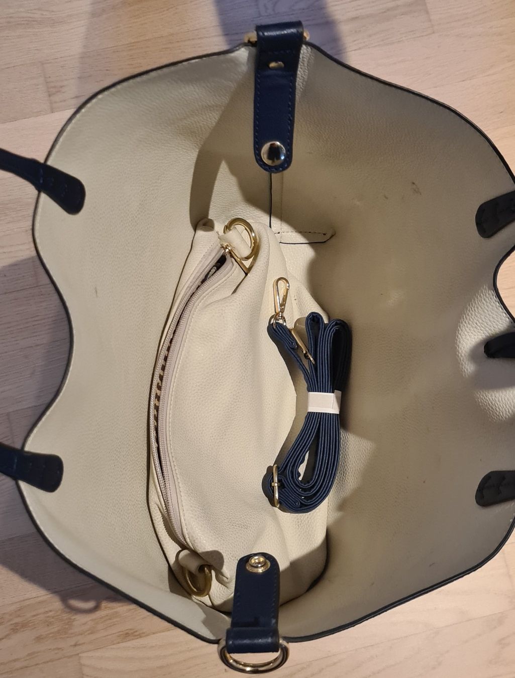 Taschen für Damen: Handtasche – Gebraucht aus Islikon von EFH651 3