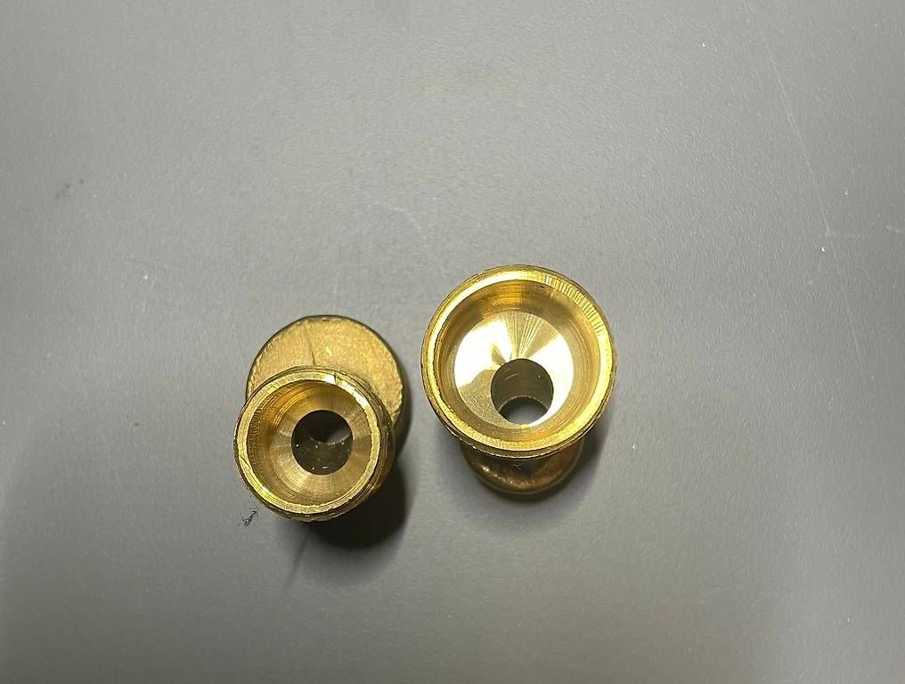 Rubinetteria: Messing winkelanschlüsse – Usato da Zürich venduto da S_Goncalves 1