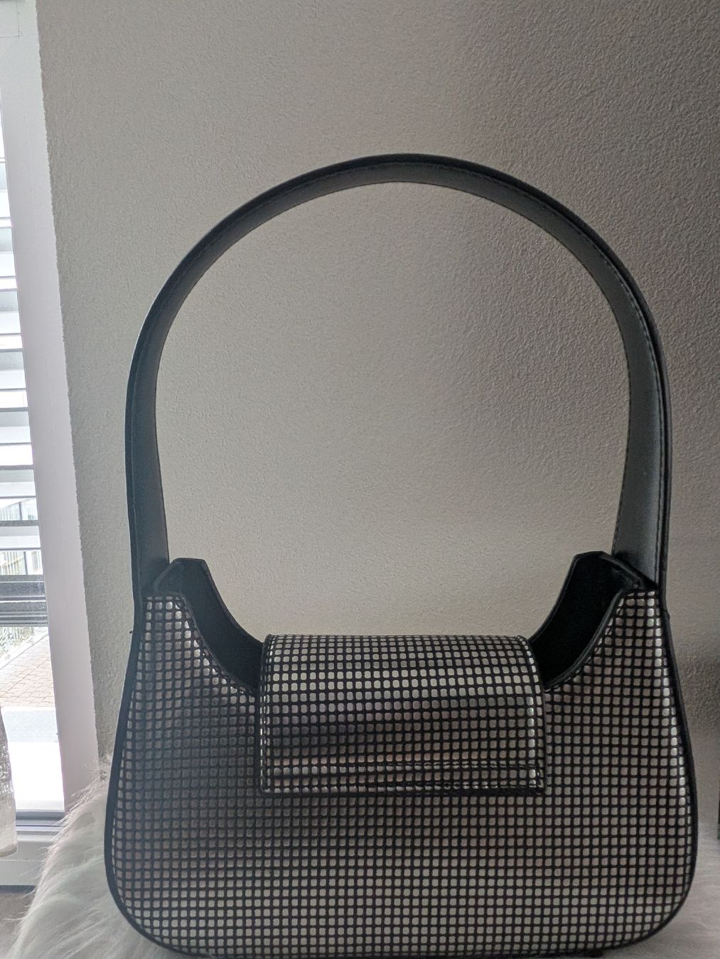 Taschen für Damen: Metallic Shoulder Bag – Neu (gemäss Beschreibung) aus Morges von dhi_y2qk 1