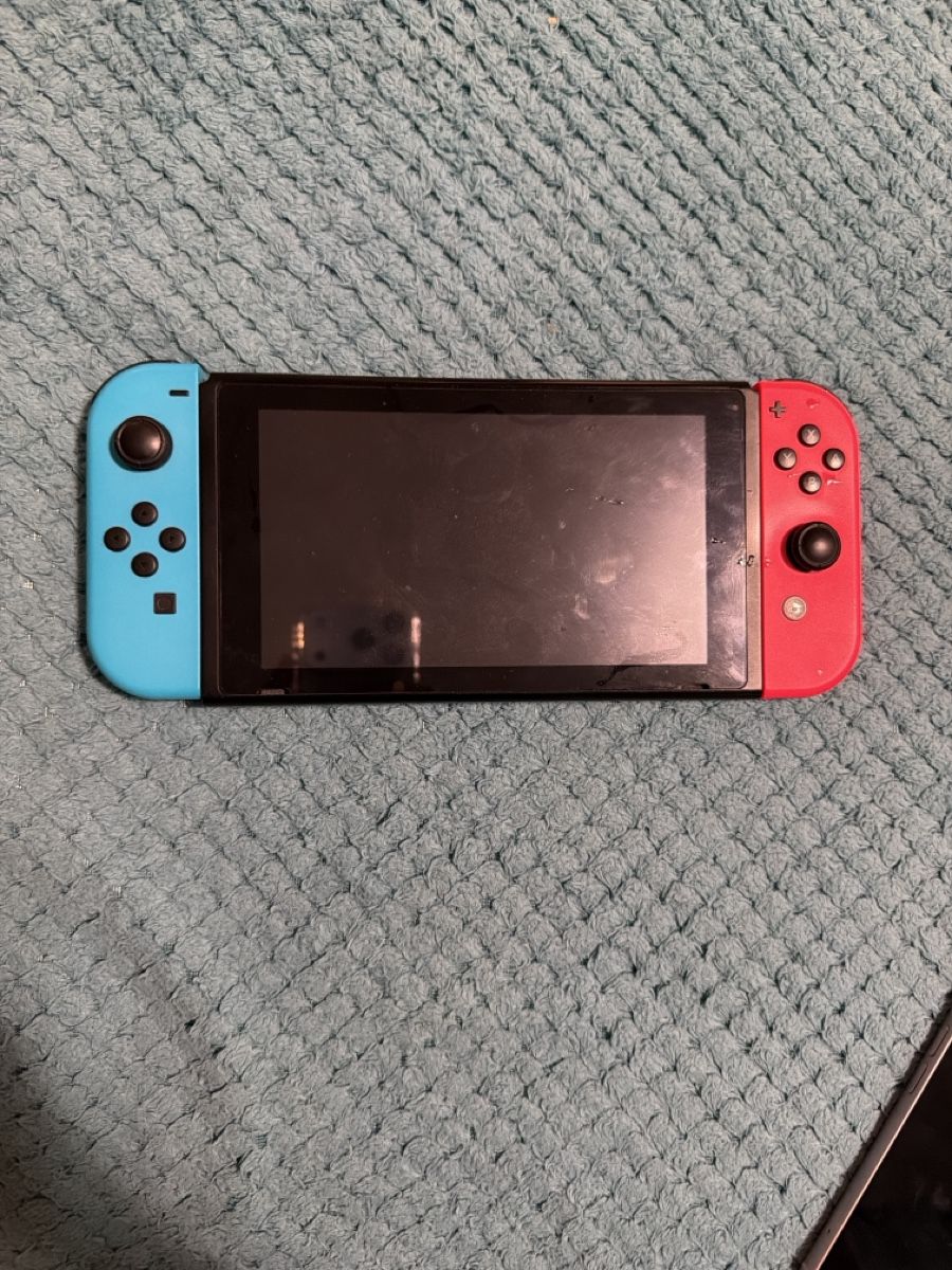 Nintendo Konsolen: Nintendo Switch Konsole mit Joy-Con in Rot und Blau – Neu (gemäss Beschreibung) aus Egerkingen von dan_qqf9