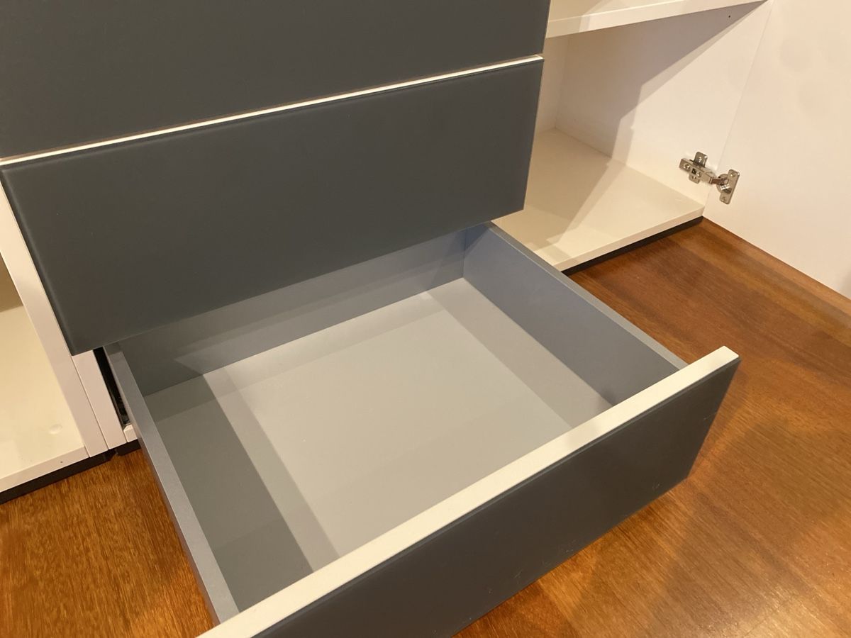 Cassettiere: Sideboard weiss und anthrazit – Usato da Horw venduto da MOPA27 2