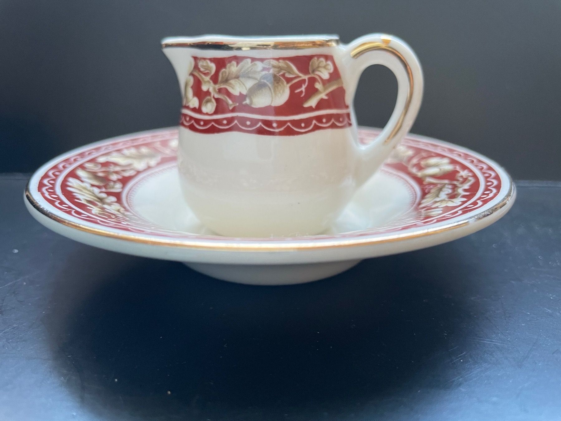 Set di piatti: Grindley England Cremier Set Eichel Deko – Usato da siebnen venduto da minte 1