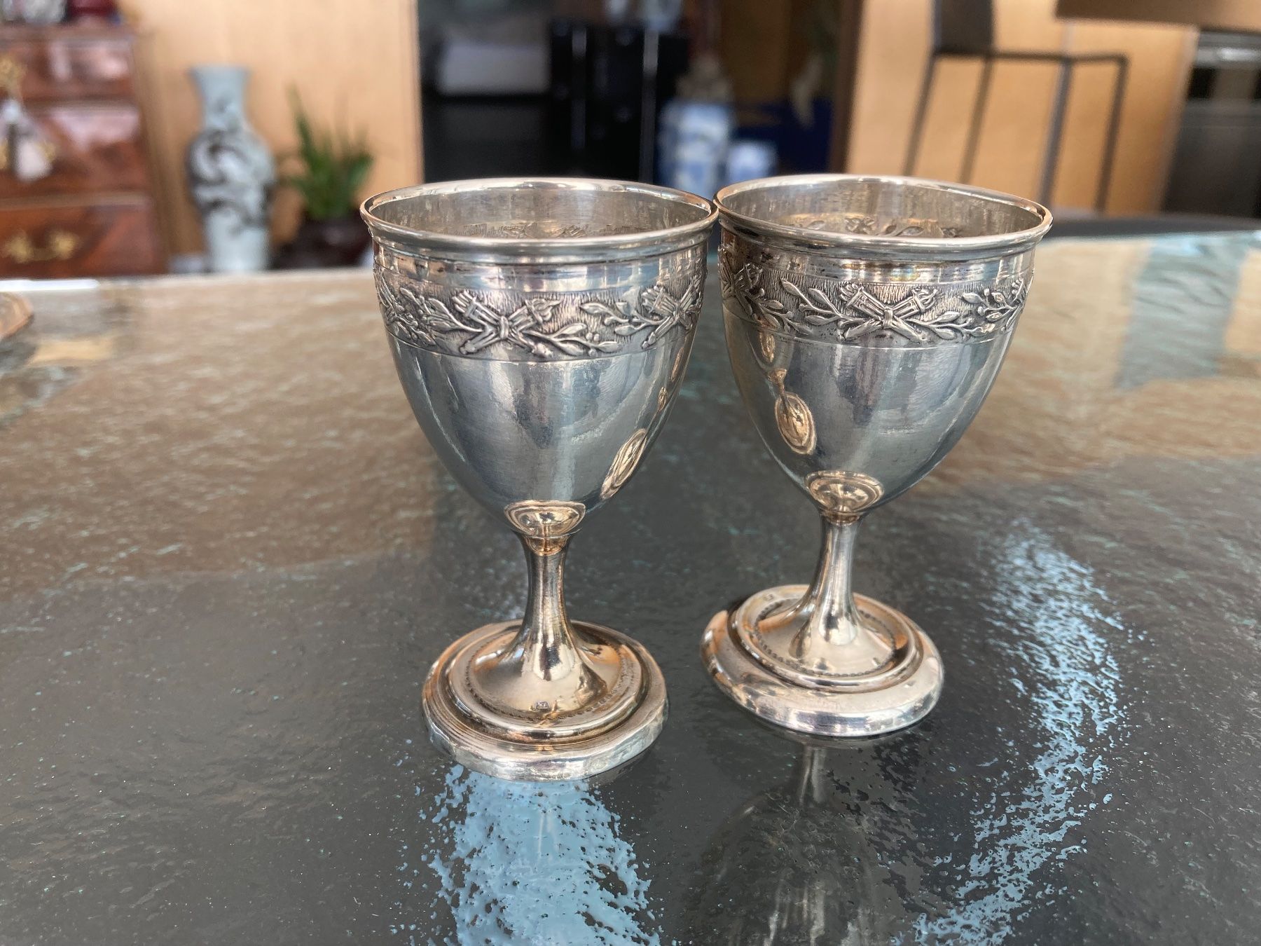 Autre vaisselle: Wunderbare antike Eierbecher, Silber, filigranes Dekor – D'occasion à Zürich par kostbares