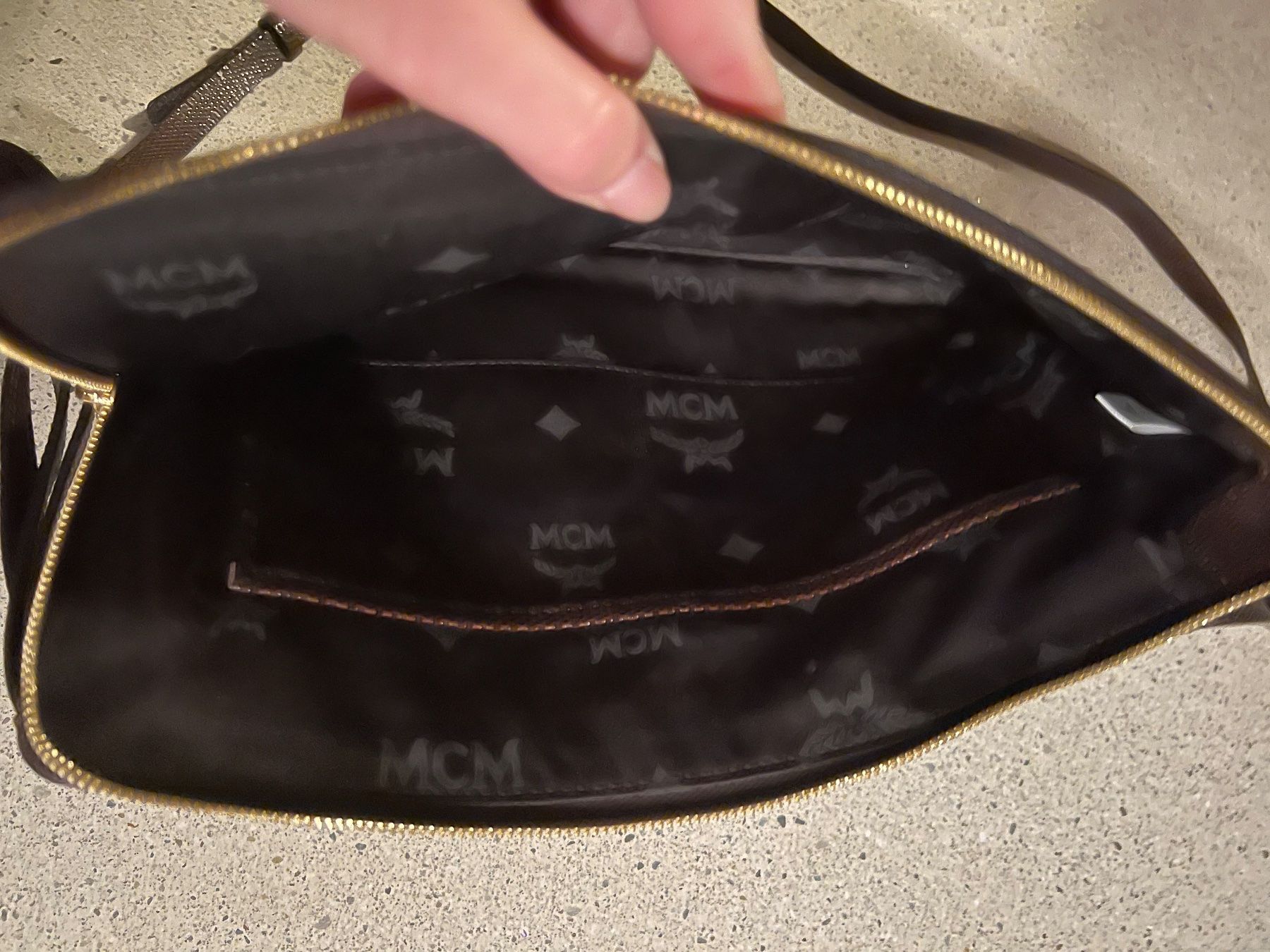 Mcm Borse: MCM Pouch / Clutch | gold Hardware – Nuovo (secondo la descrizione) da Wettingen venduto da Lamadeux 6