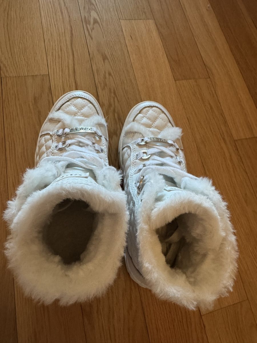 Guess Scarpe da donna: Guess Winterschuhe Gr.35\36 – Usato da Zürich venduto da Ekaterinek 4