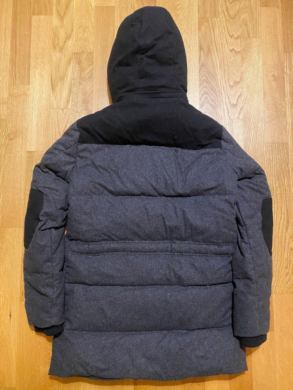 Armani Giacche: ORIGINAL ARMANI WINTERJACKE SMALL LP: 400.- – Nuovo (secondo la descrizione) da Birr venduto da kma1234 3