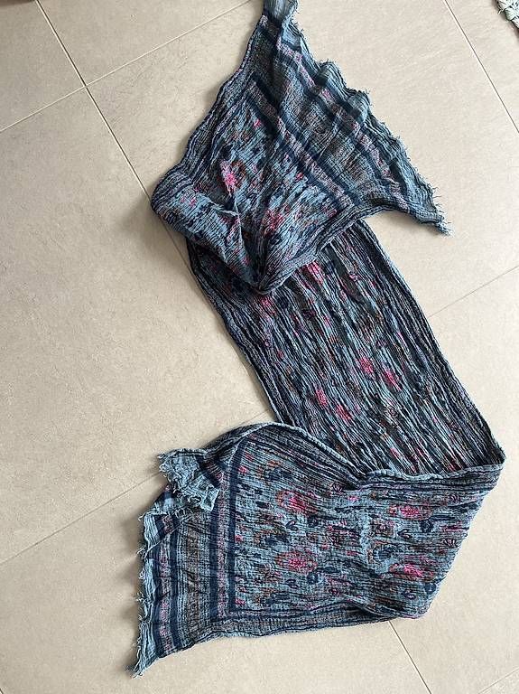 Foulards, Tücher & Schals: Schal (Damen) – Gebraucht aus Luzern von La_Favorita