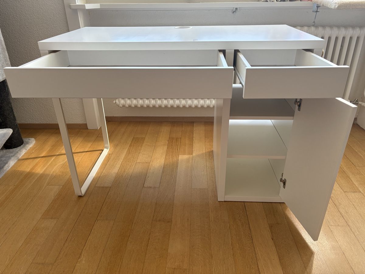 Ikea Bureaux: IKEA Schreibtisch mit Schubladen – D'occasion à Bern par jan_nn8m 1