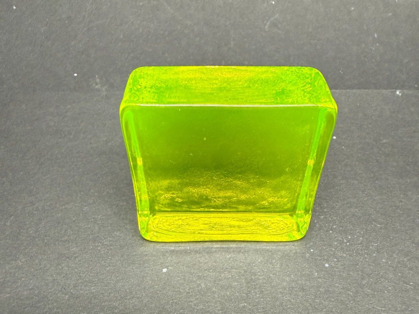 Bicchieri: Uranglas Block, 45 x 45 x 20 mm, 110g – Nuovo e nell'imballaggio originale da Lützelflüh-Goldb venduto da Elementis