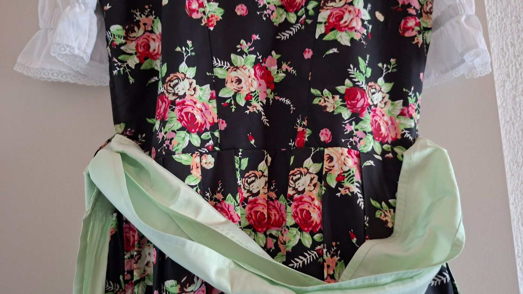C&A Robes: Dirndel – D'occasion à Neftenbach par schiahoi 2