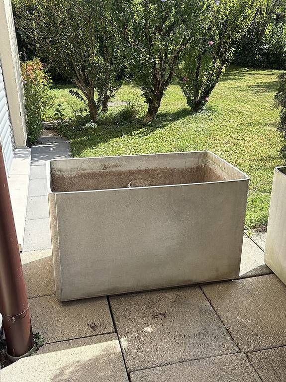 Vasi per fiori: Pflanzentrog Eternit Swisspearl – Usato da Gattikon venduto da DarkKnight