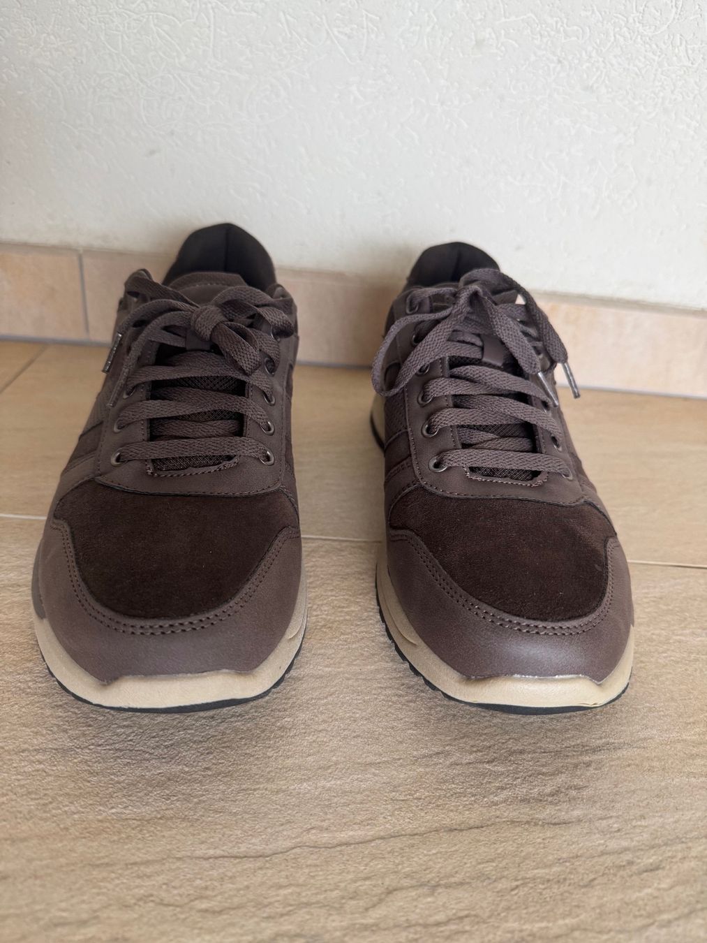 Chaussures hommes: Sneakers waterproof Watson’s, p.44 – Neuf (Voir description) à St-Gingolph par GoldenKeys