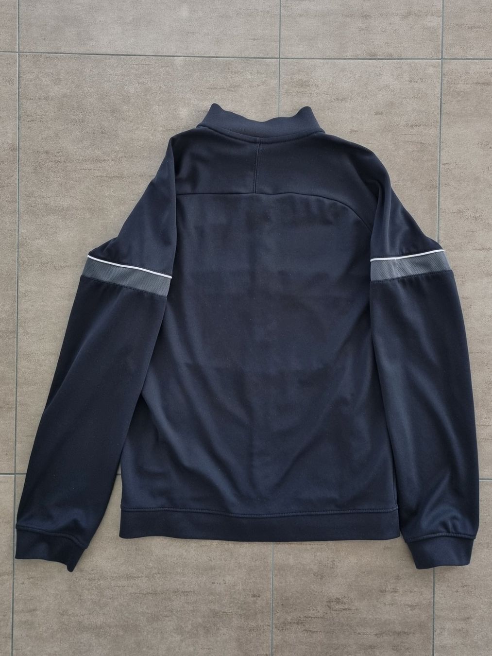 Nike Giacche & Cappotti: Nike Dry fit Jacke, Gr. 147-158 – Usato da Wiesendangen venduto da kauftipp 1