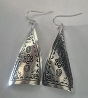 Orecchini pendenti argento stile etnico con motivi floreali