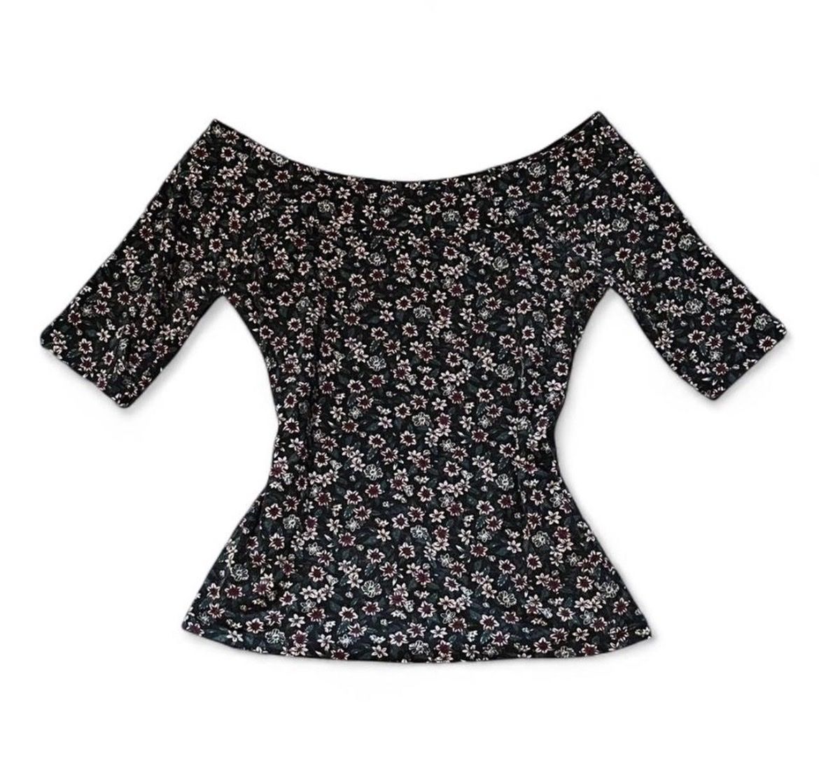 H&M T-Shirts: Off-Shoulder Blumenmuster oberteil Gr. M – Neu (gemäss Beschreibung) aus Vaduz von bestbest