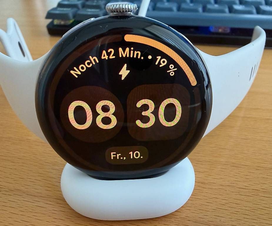 Google Smartwatch: Google Pixel Watch 4, 45mm, 4G, Porcelain – Usato da Rafz venduto da Dbuerge