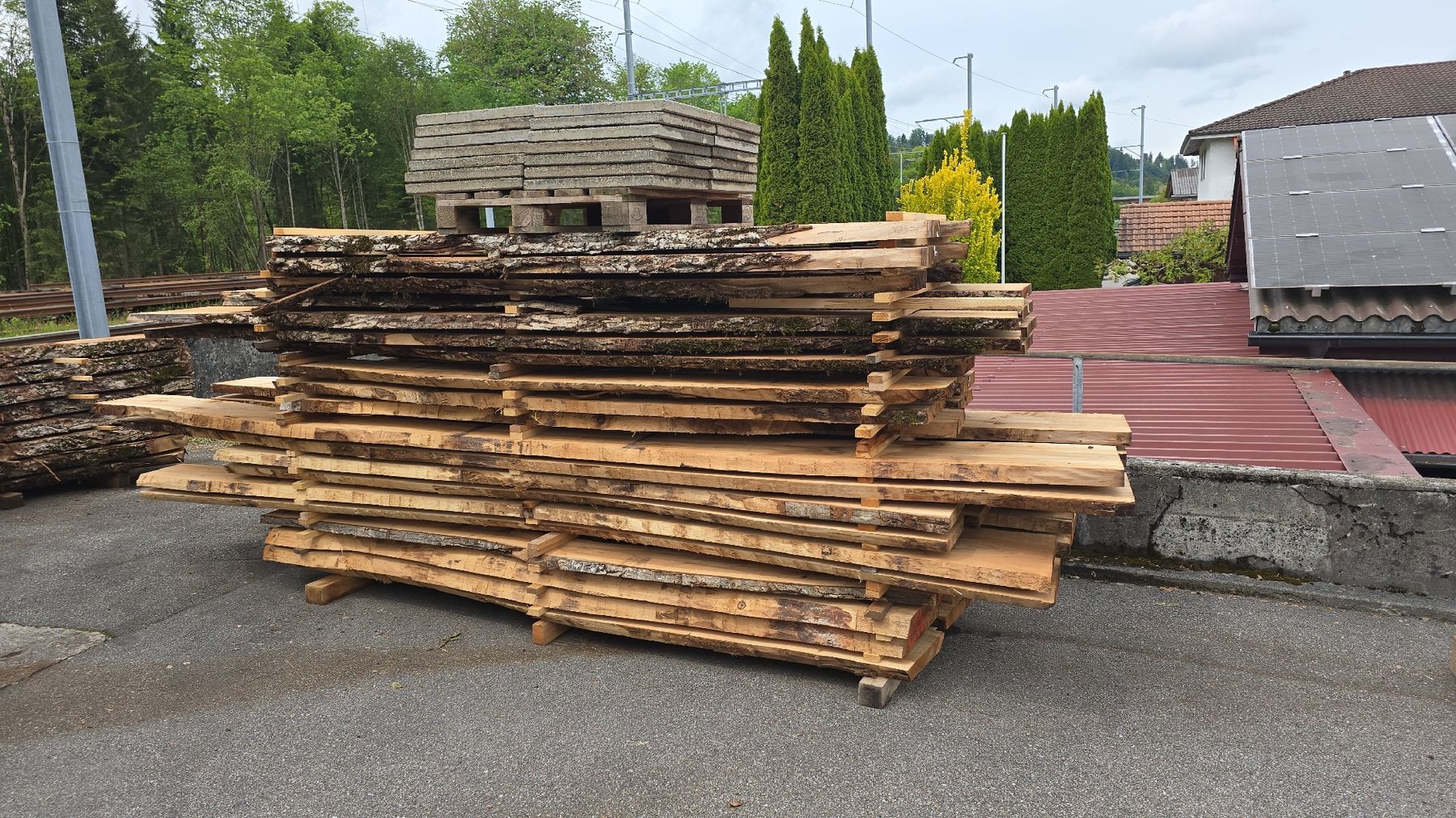 Articles en bois: Nussbaumbretter ca. 1m³ – Neuf (Voir description) à Ramsei par Waelchris