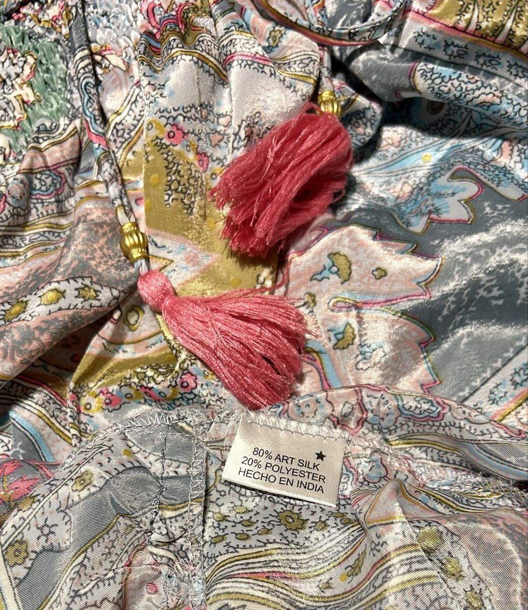 Robes: Robe en soie neuve  – Neuf avec emballage d'origine à ANIèRES par feuillette