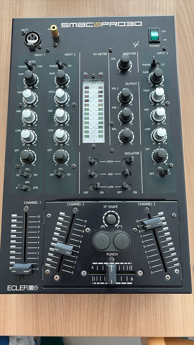Console di mixaggio: Table de mixage Ecler Smac Pro30 console DJ noire – Usato da Gampelen venduto da Jay_23