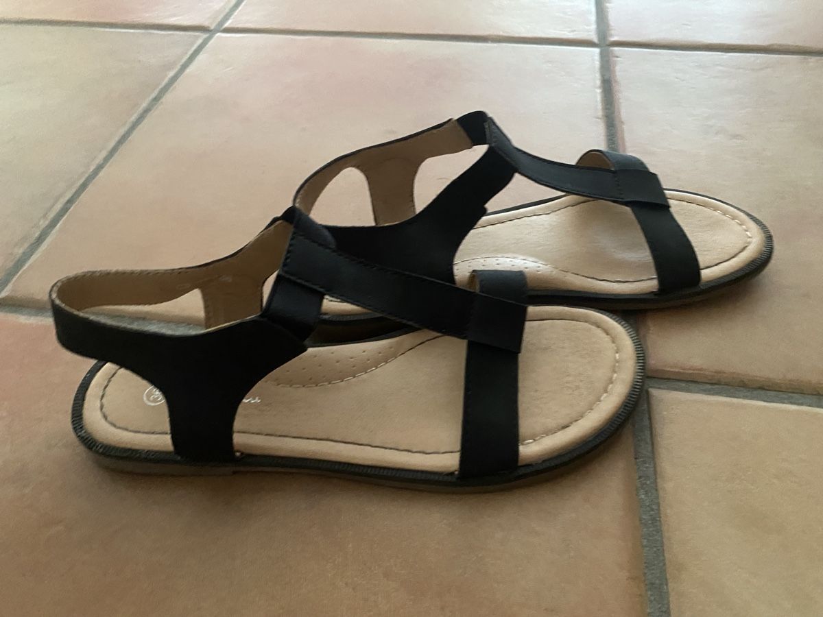 Scarpe per ragazze: Sandalen, schwarz, Gr. 36 – Usato da Dornach venduto da Dlimi 1