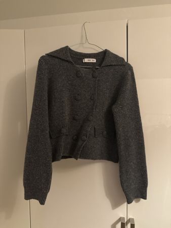 MNG Strickjacke grau mit Knopfleiste guter Zustand