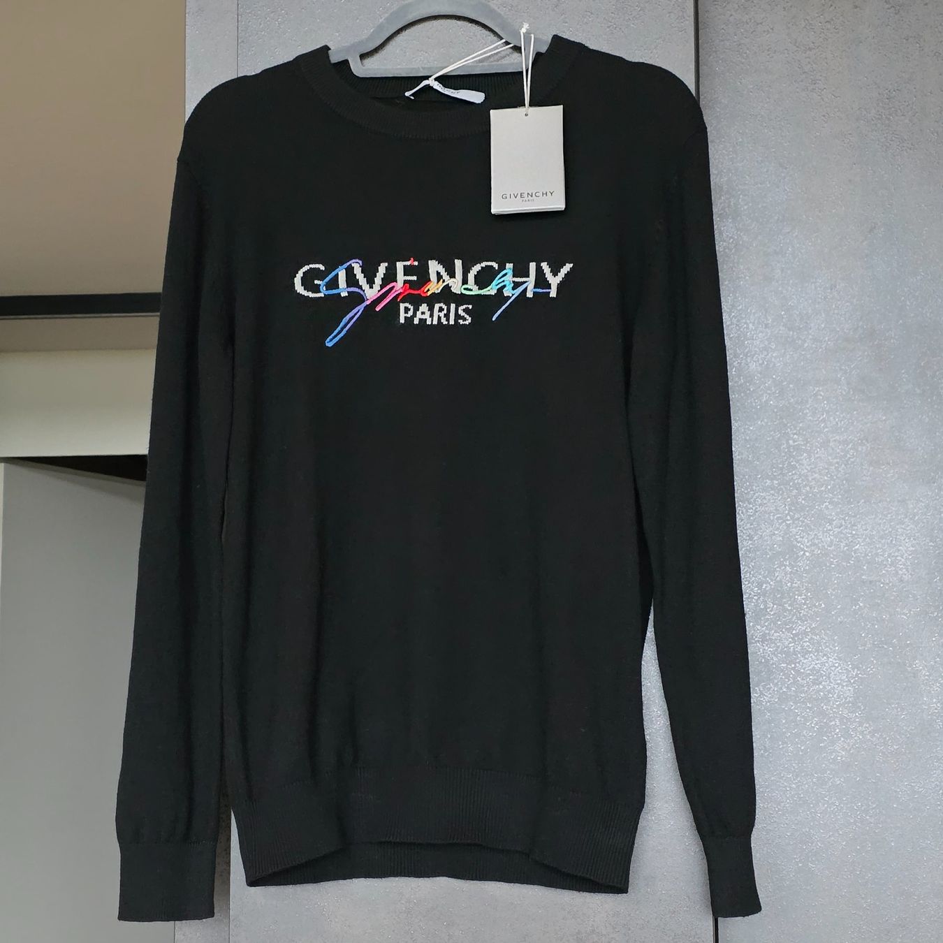 Givenchy Pullover & Sweatshirts: 🐸 GIVENCHY RAINBOW LOGO PULLOVER FLAUSCHIGE BAUMWOLLE NEU – Neu und originalverpackt aus Môtier (Vully) von Frogs 1