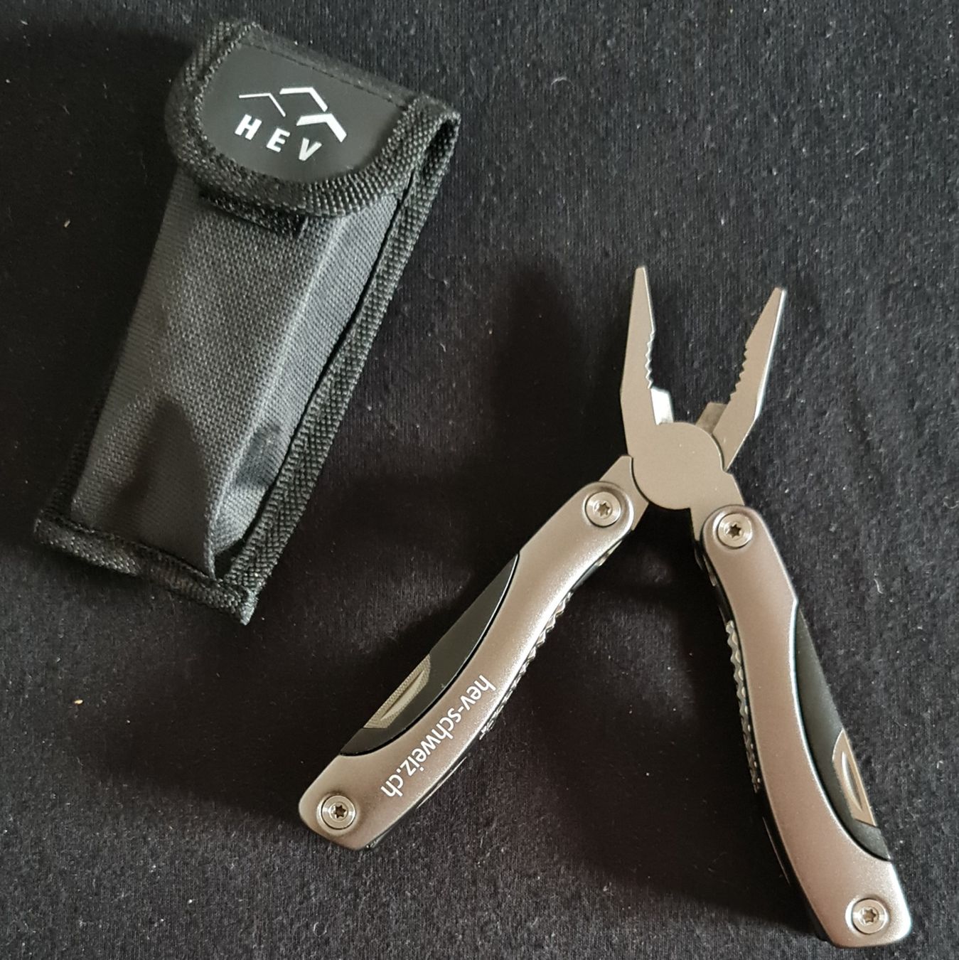 Alle Werkzeuge: Multifunktionstool - Taschenwerkzeug mit Etui – Neu (gemäss Beschreibung) aus Lengnau BE von Spahrtakus 2