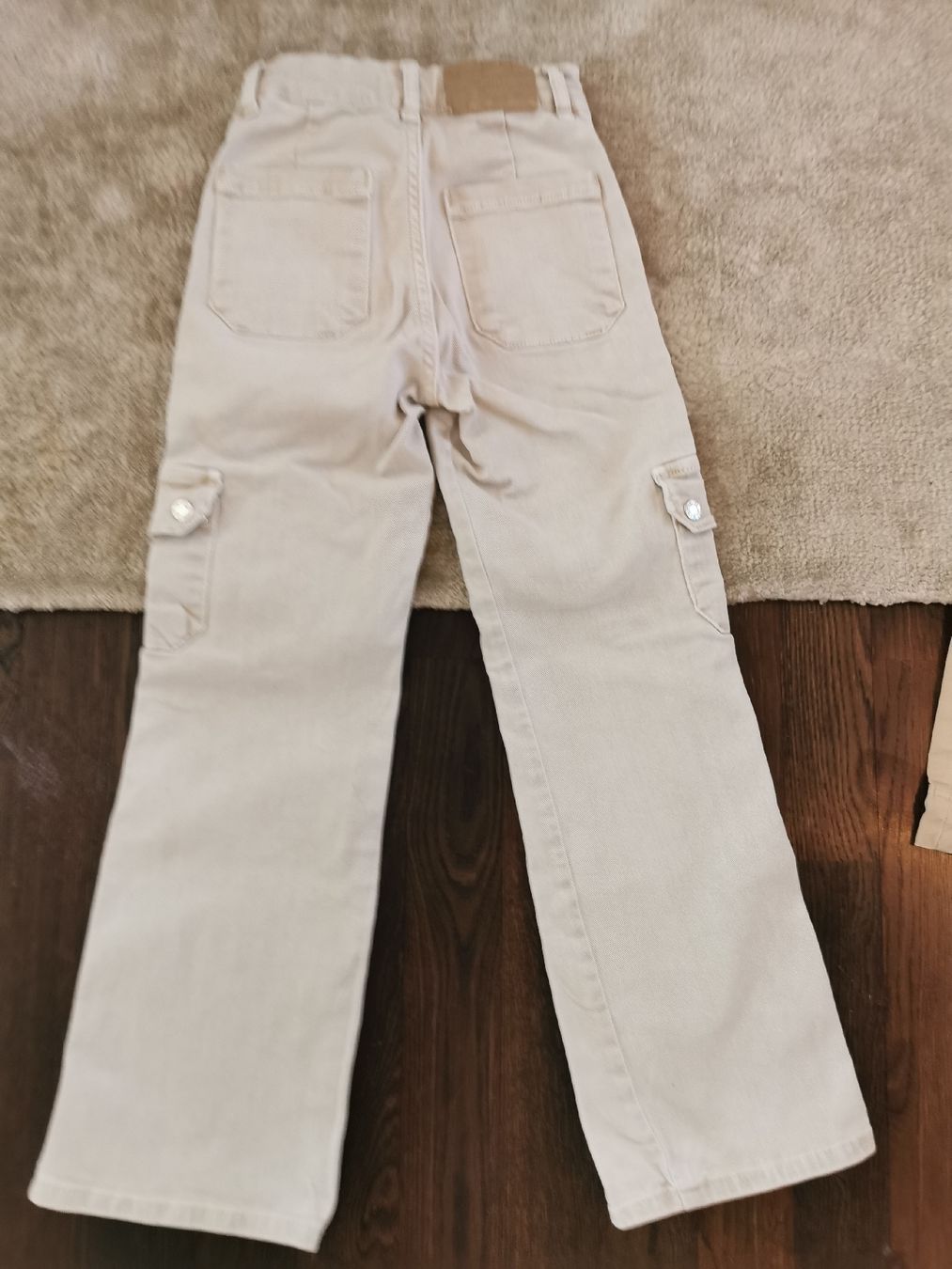 Zara Pantaloni: ZARA Cargohose Gr. 134 beige – Usato da Erlenbach ZH venduto da alisamilana 1