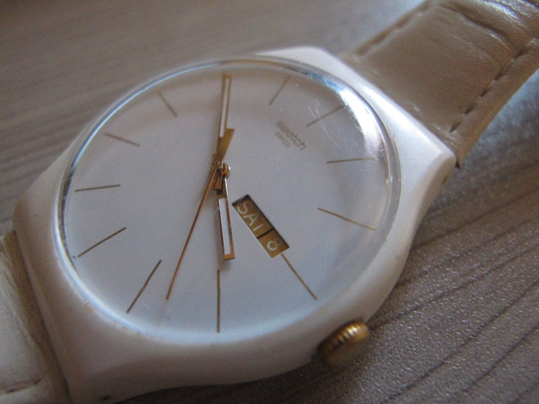 Swatch Uhren: SWATCH GENT WHITE REBEL TAG-DATUM Läuft GENAU – Gebraucht aus Altnau von LinaAuktion 4
