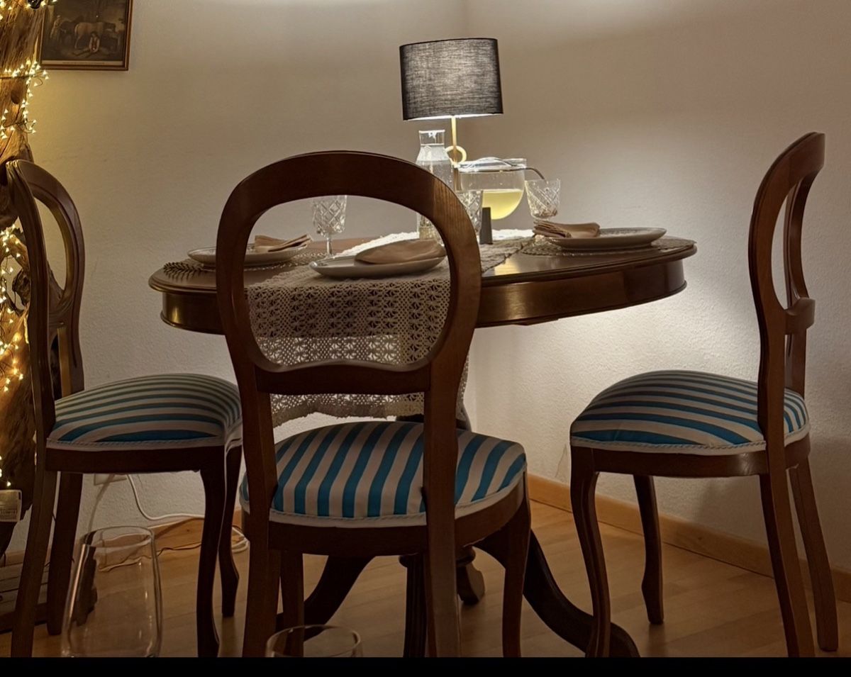 Tavoli: Tisch mit vier Stühlen – Usato da Zürich venduto da vkn_mb69 1