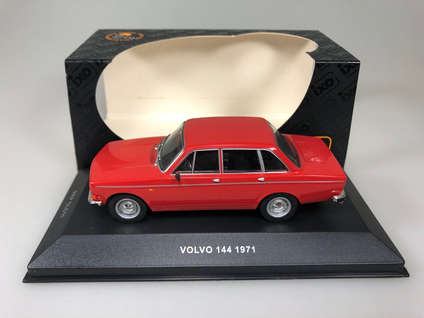 Volvo Modellini d'auto: Volvo 144 - IXO - 1:43 – Usato da Widen venduto da Himan 2
